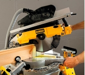 INGLETADORA AMB TAULA SUPERIOR DEWALT D27113-QS